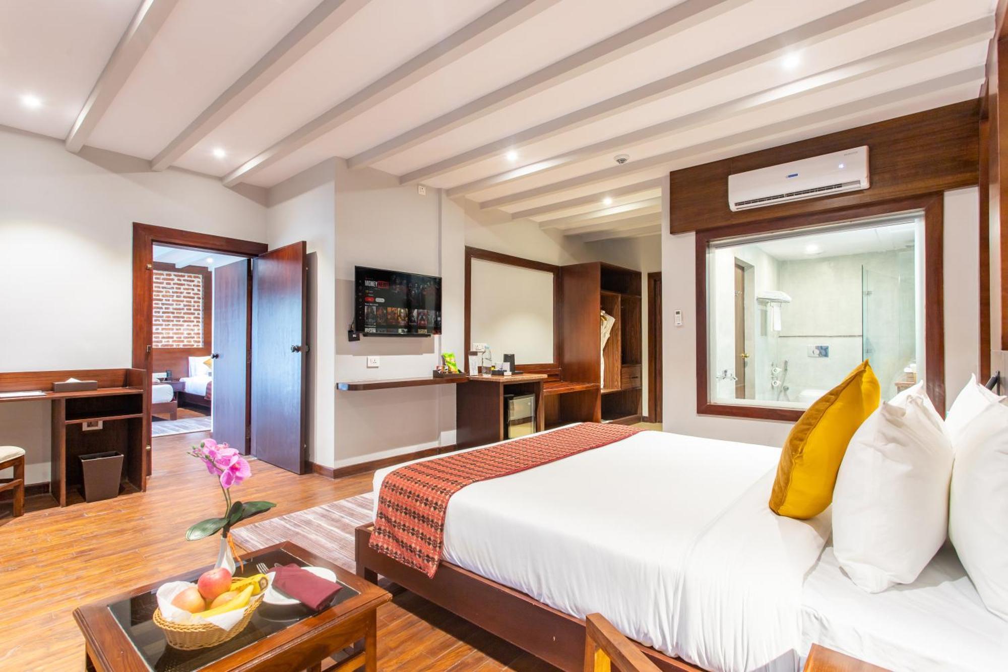 Regenta Resort & Spa By Riverside, 奇旺 外观 照片